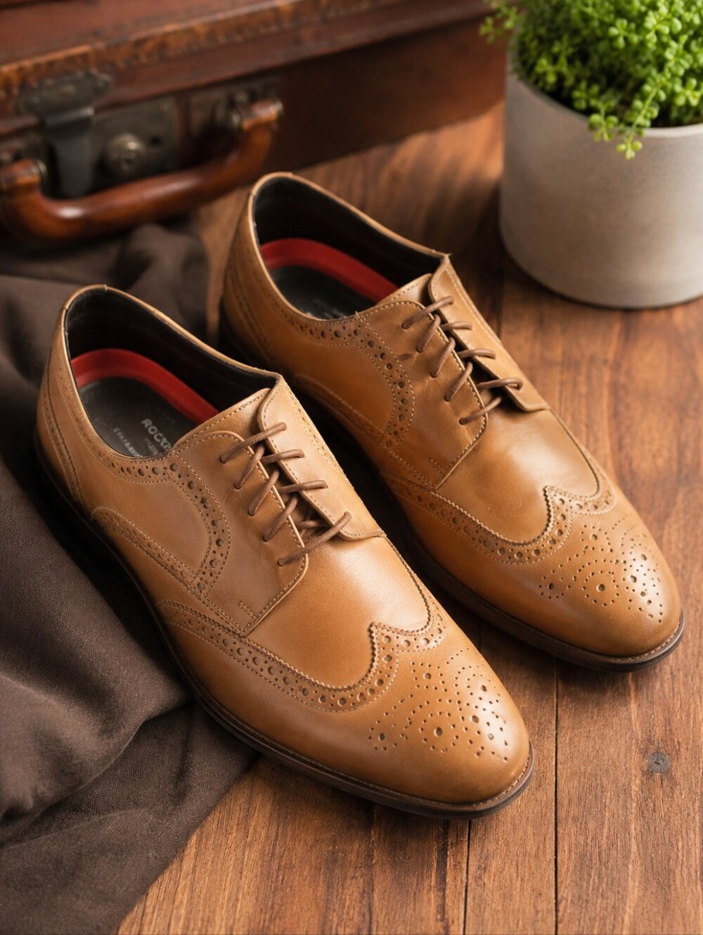 ROCKPORT Men's Light Brown Leather Wingtip Oxfords